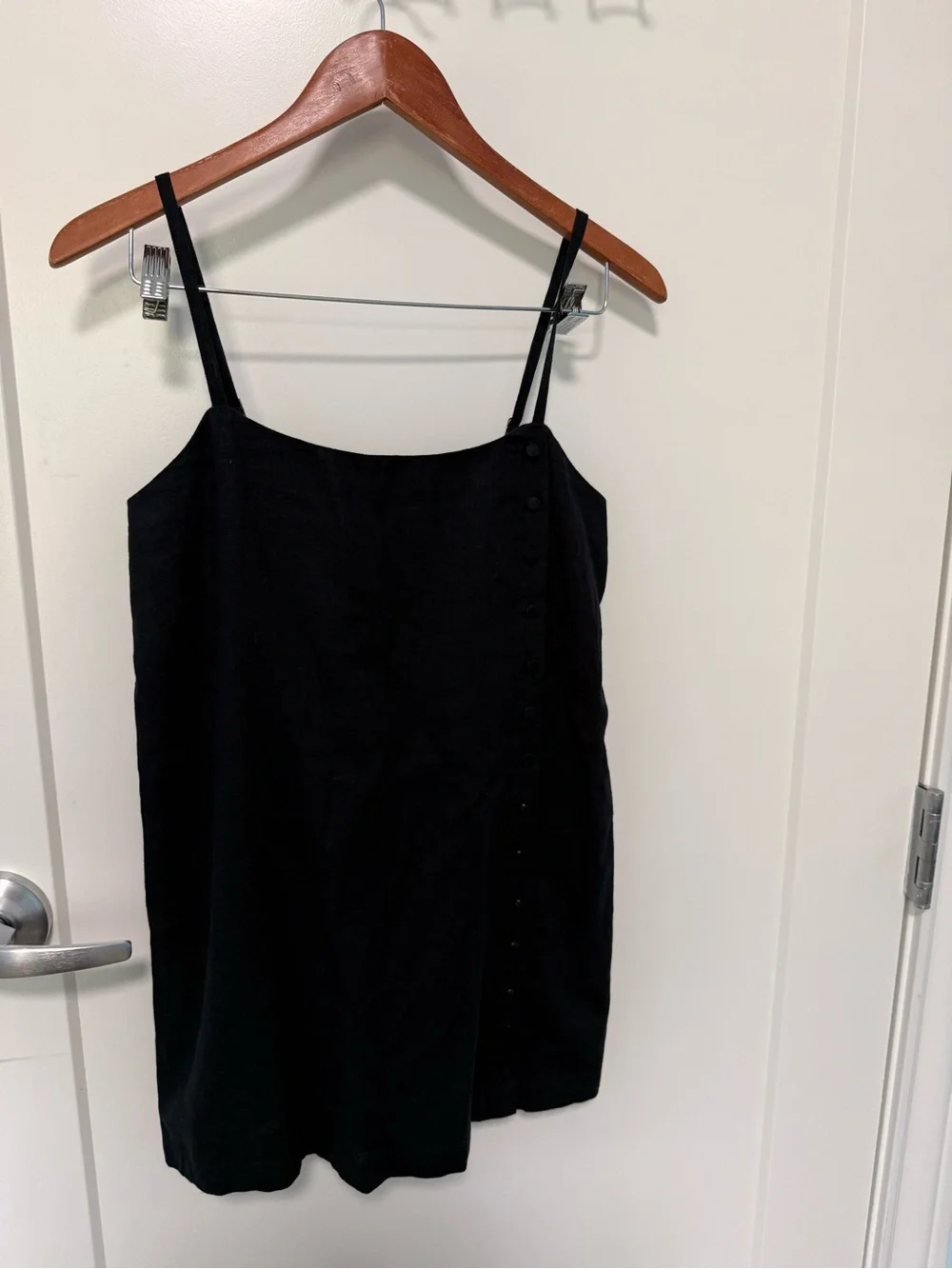 Abercrombie and Fitch Black Sleeveless Linen and Cotton Blend Romper with Pocket - Picture 3 of 8